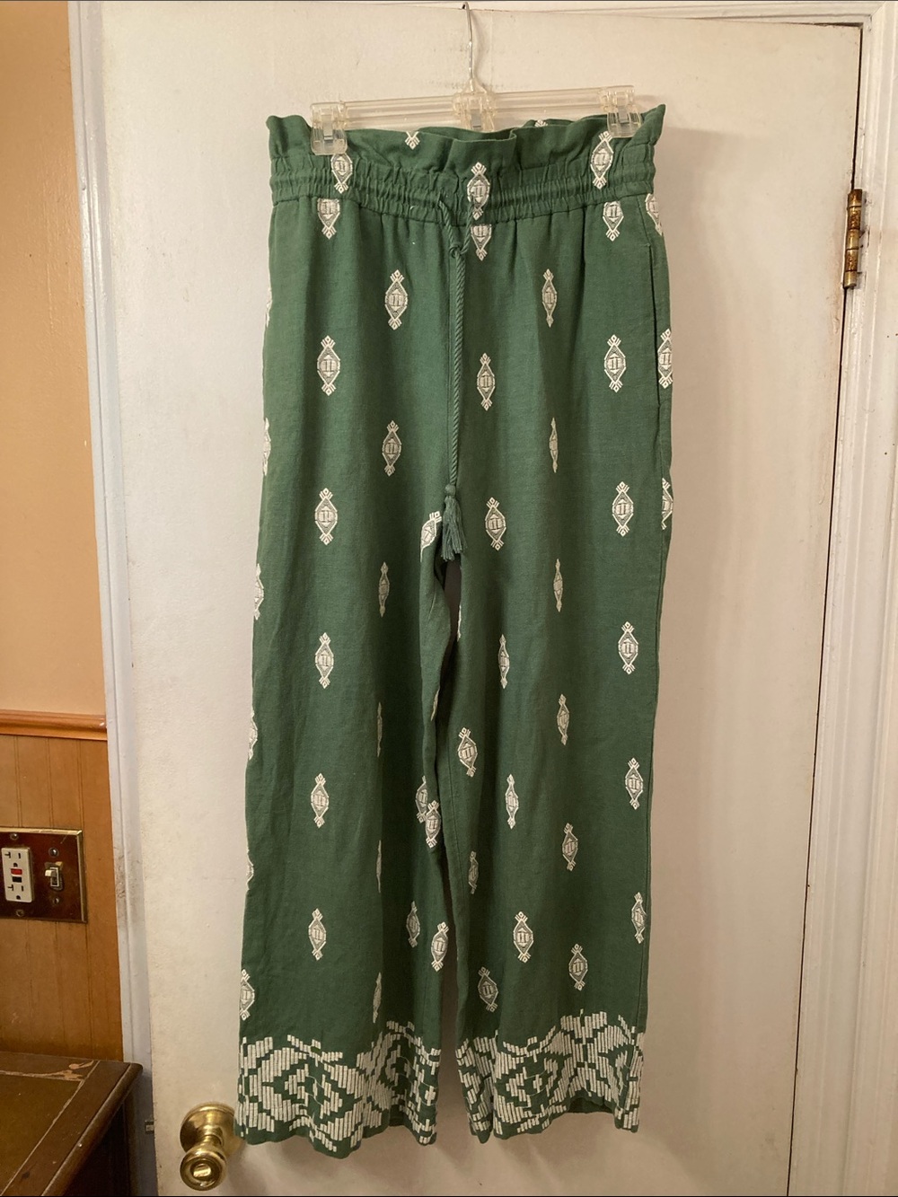 House of Harlow Green Printed Pull-On Pants